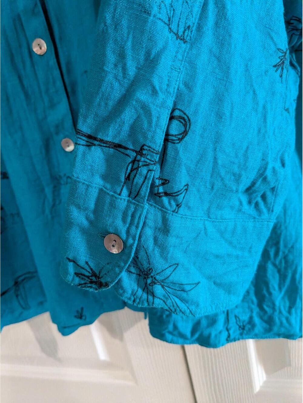 Chico's Women's Animal Print Linen Shirt, Size 2, Blue, 3/4 Sleeves, Button Down - Picture 7 of 13